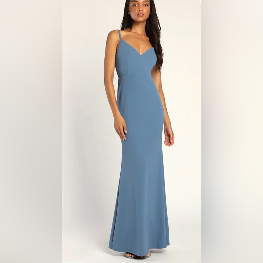 Like new lulus small dress in blue. Worn for wedding one. Beautiful
